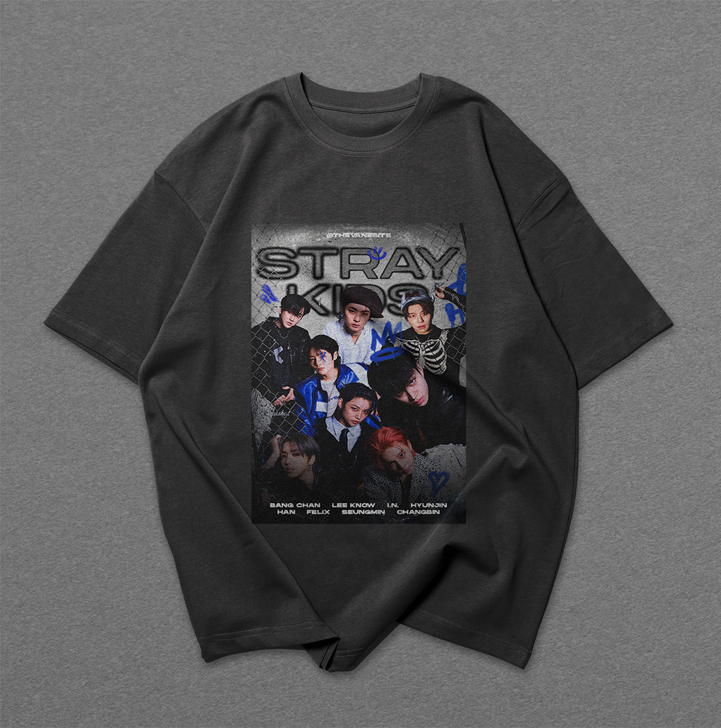 STRAY KIDS